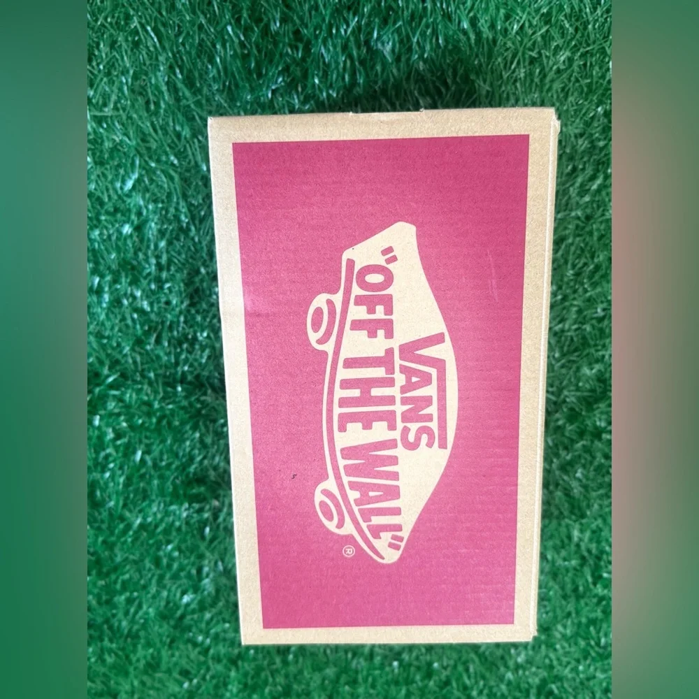 Vans Kids White‎ Slip-On Sneakers Size 8